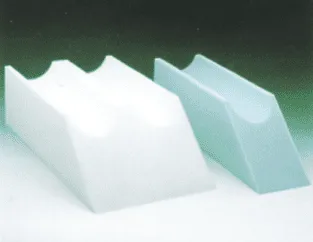 Beinhochlagerungsschiene 45° 75x20x22 cm mit Kunstlederbezug weiß